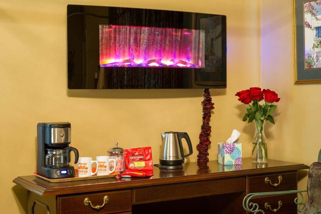 The Stockade Bed And Breakfast บาตันรูช ภายนอก รูปภาพ