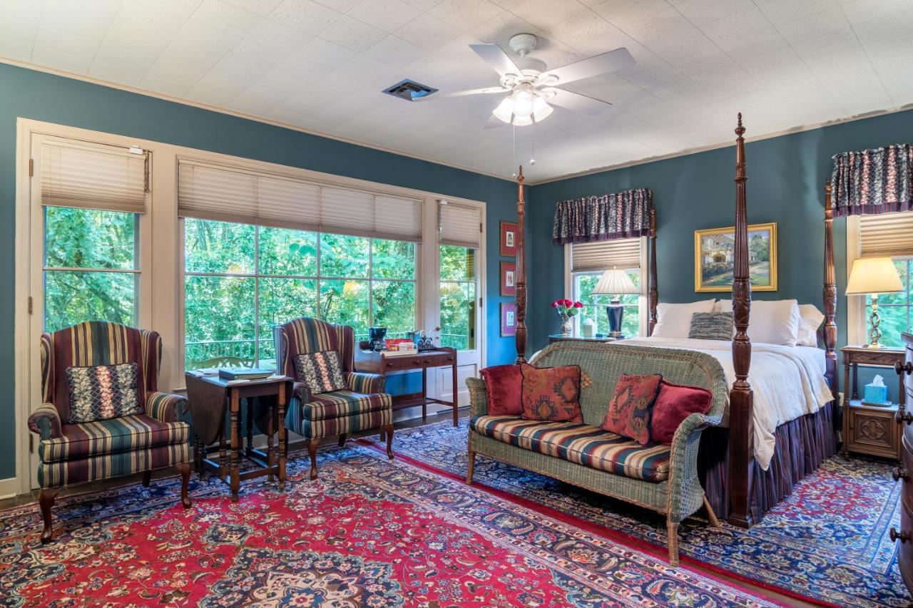 The Stockade Bed And Breakfast บาตันรูช ภายนอก รูปภาพ